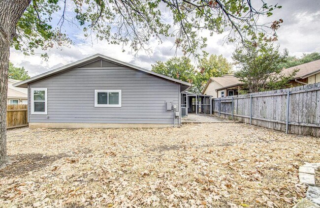 Building Photo - 12925 Covington Trail