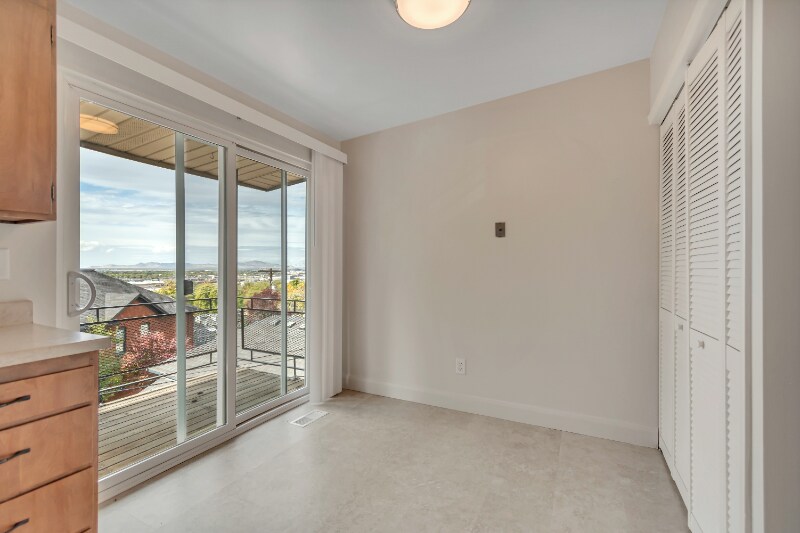 Building Photo - 475 N St E