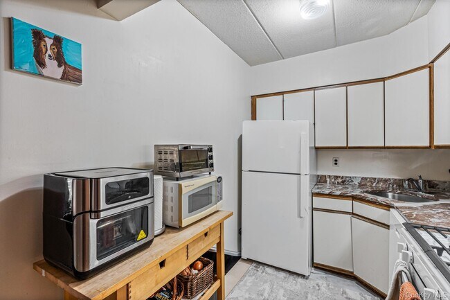 Building Photo - 66-07 242nd St