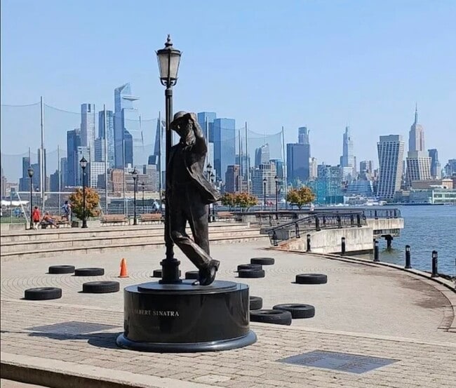 Building Photo - 102 Hudson St