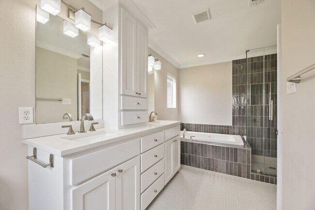 Building Photo - 7500 Shadowridge Run