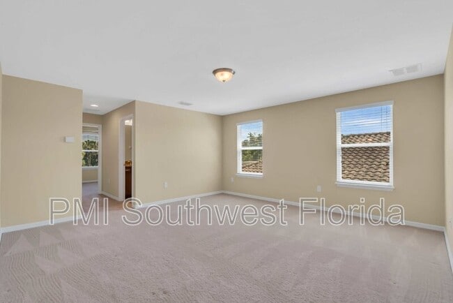 Building Photo - 2844 Esmeralda Dr