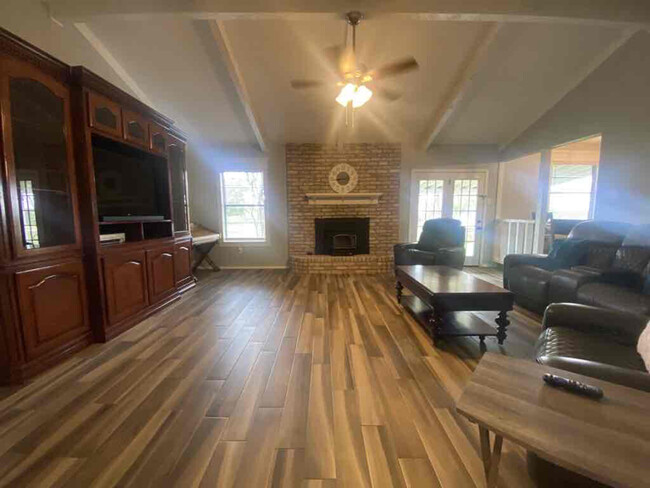 Building Photo - 387 Wildcat Creek Rd