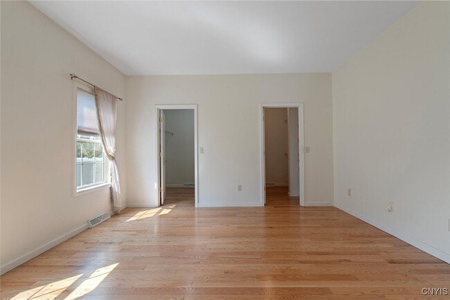 Building Photo - 5055 Constitution Ln