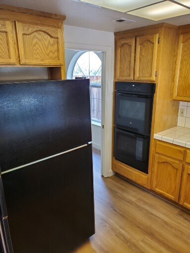 Refrigerator, stove, and cabinetry - 2040 Goldenrod Ln