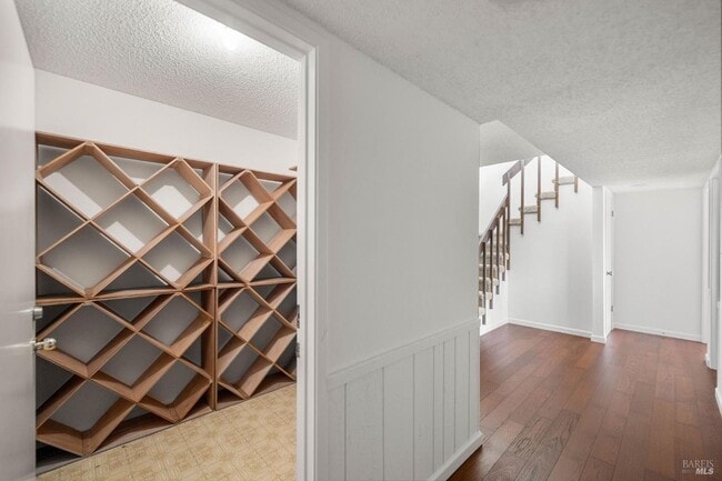 Building Photo - 121 Knoll Pl