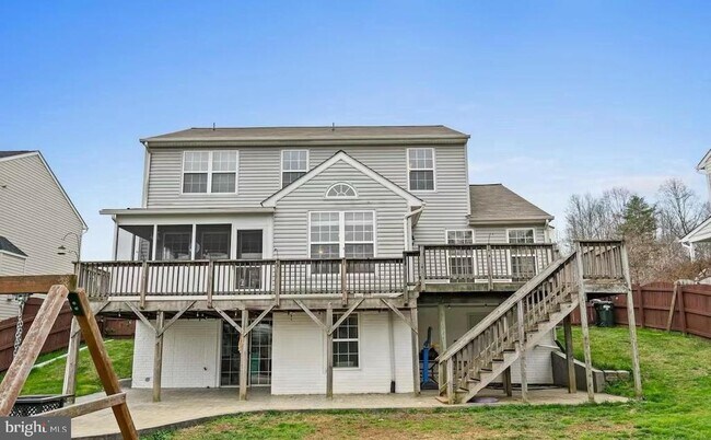 Building Photo - 4 St Ives Ct