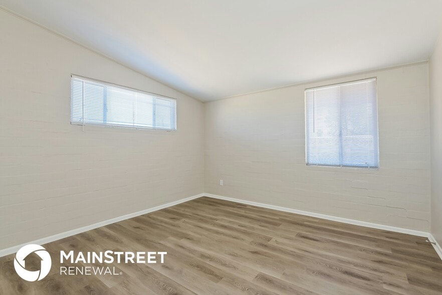 Building Photo - 1733 S Avenida Regulo