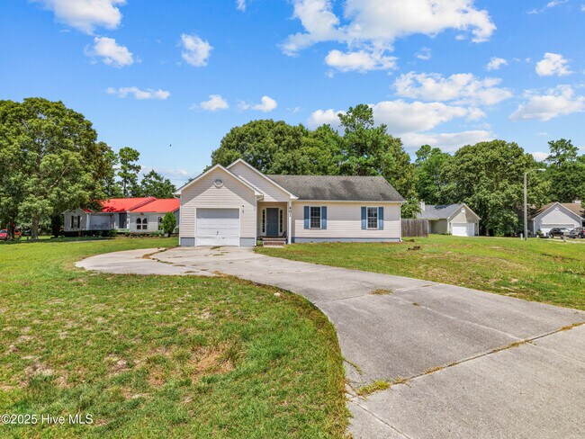 Building Photo - 401 Cherry Ct