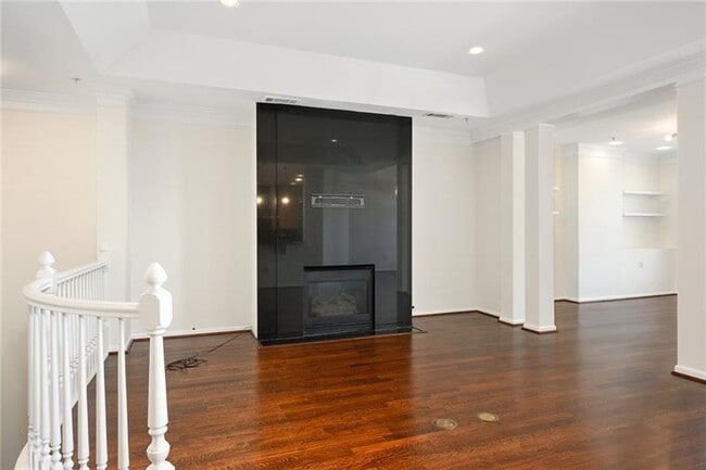 Building Photo - 3334 Peachtree Rd NE