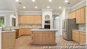 Building Photo - 15 Impala Way