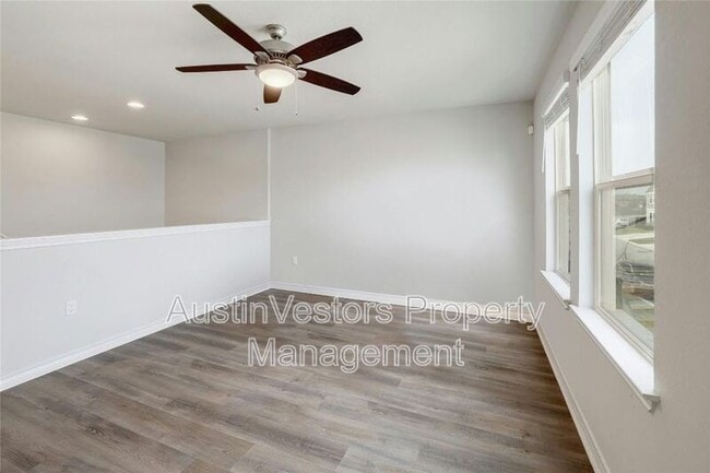 Building Photo - 15801 Crissom Ln