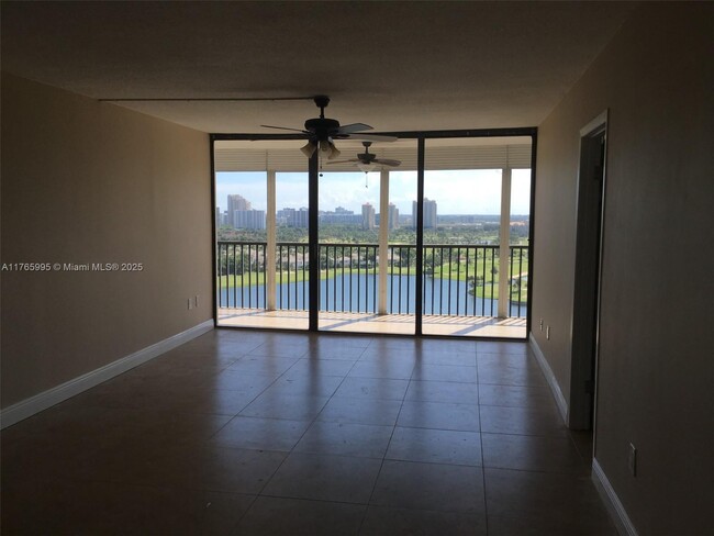 Building Photo - 3731 N Country Club Dr