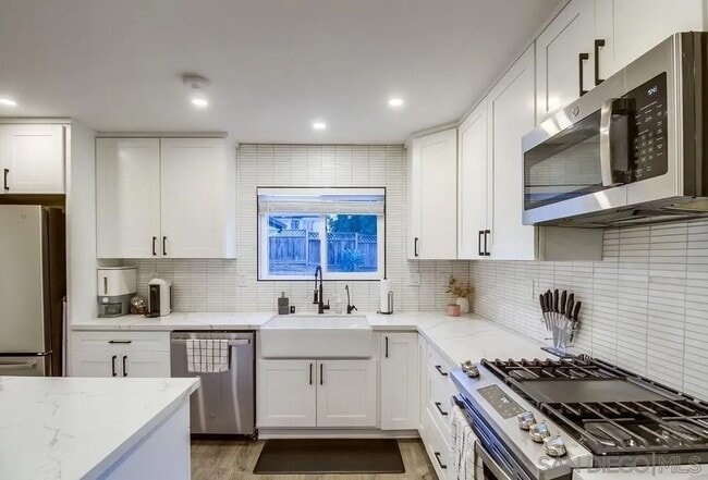 Building Photo - 6964 Mt Vernon St