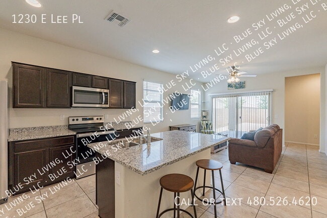 Building Photo - 1230 E Lee Pl