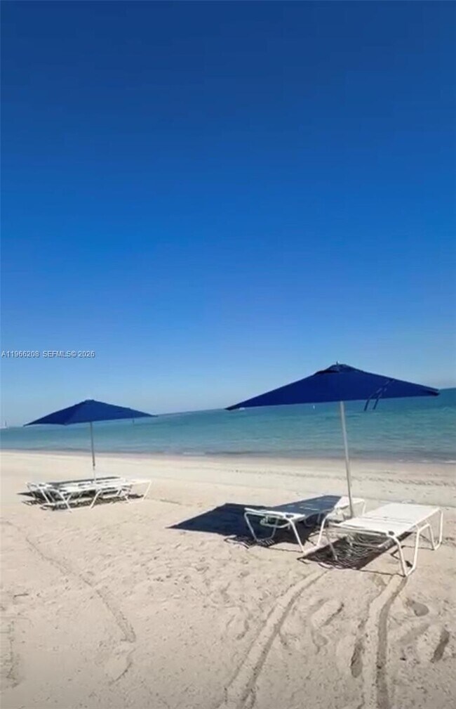 Building Photo - 613 Ocean Dr