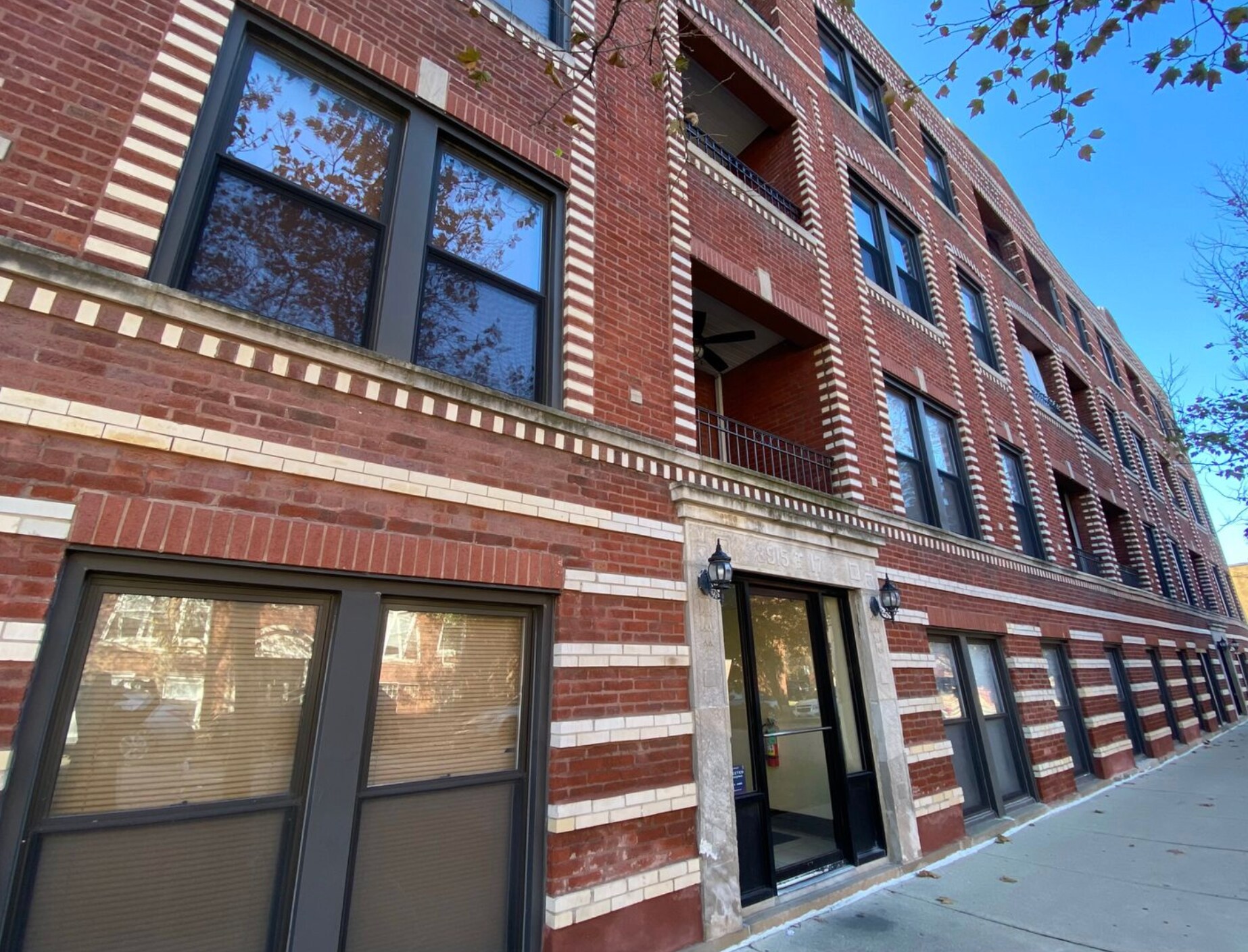 Building Photo - 3925 W Altgeld St