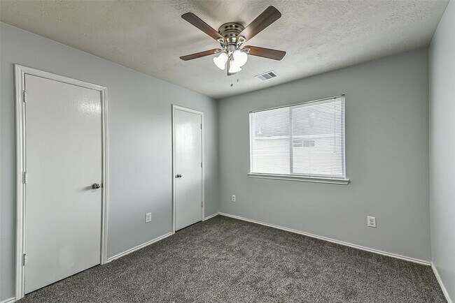 Building Photo - 12826 Kiev Hills Ln