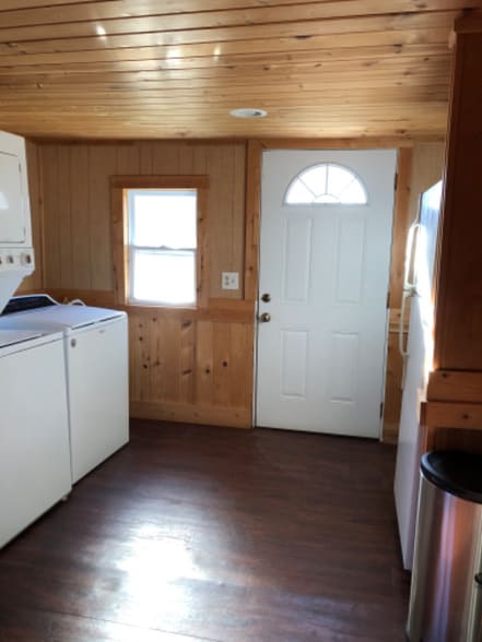 Building Photo - 429 Hollywood Church Rd