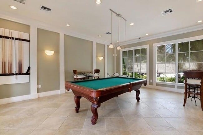 Building Photo - 3606 S Ocean Blvd