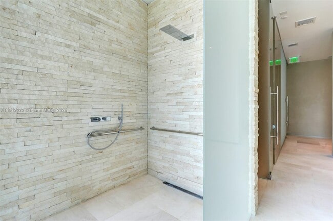 Building Photo - 3131 NE 7th Ave