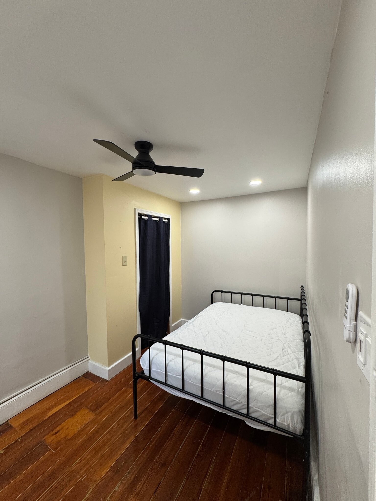 Building Photo - 2422 Brown St