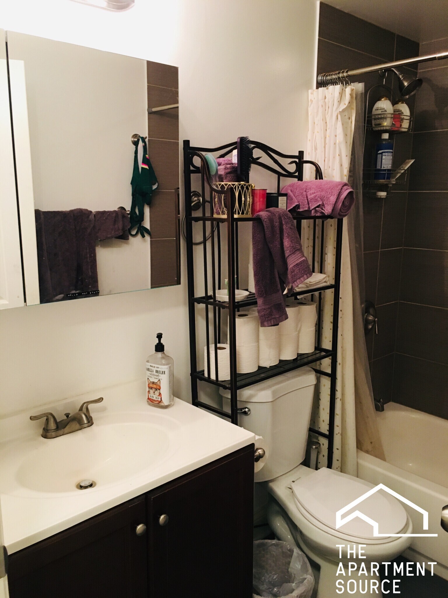 Building Photo - 3804 W Diversey Ave