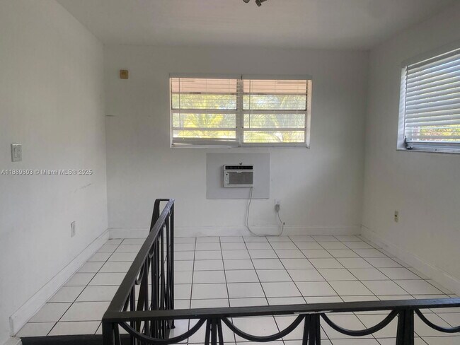 Building Photo - 421 NE 68th St