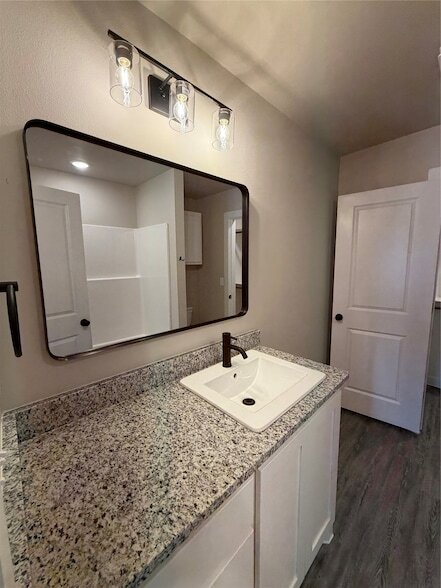 Building Photo - 3010 Glennster St