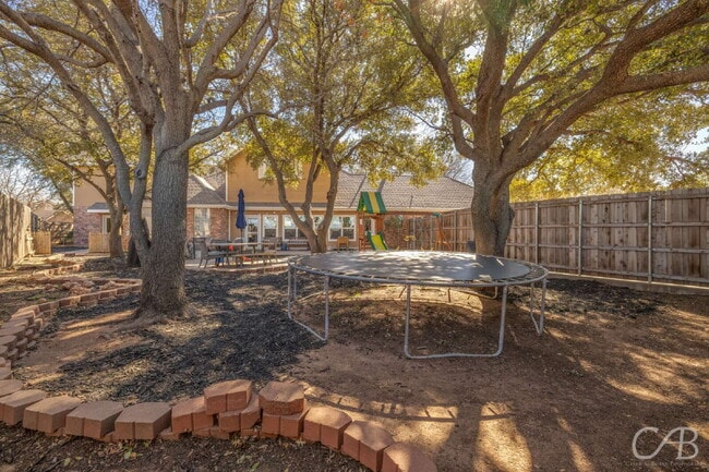 Building Photo - For Lease