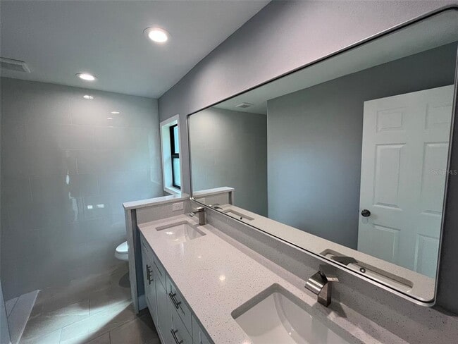 Building Photo - 13180 Amaryllis Cir