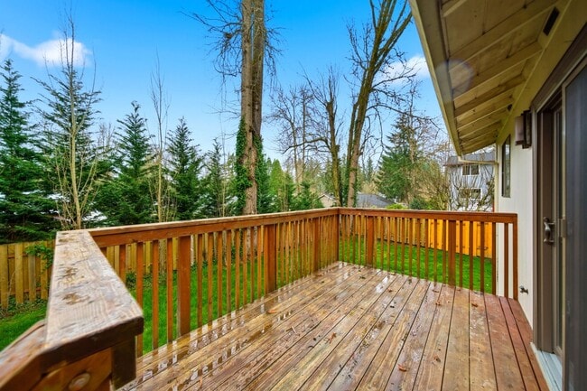 Building Photo - 21979 SW Mandan Dr