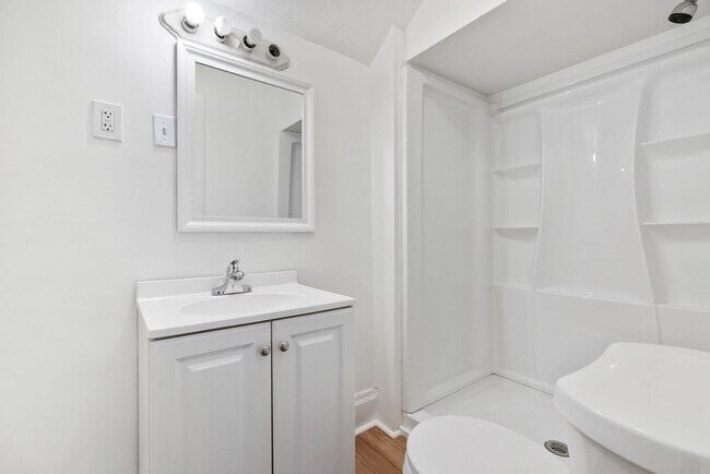 Building Photo - 1528 Ridge Ave