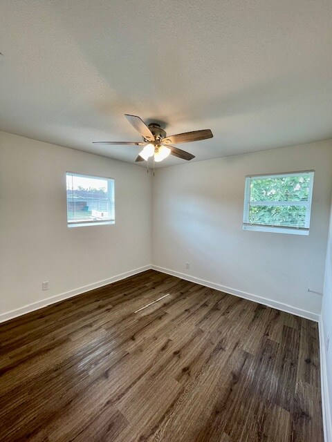 Building Photo - 105 Faye Dr