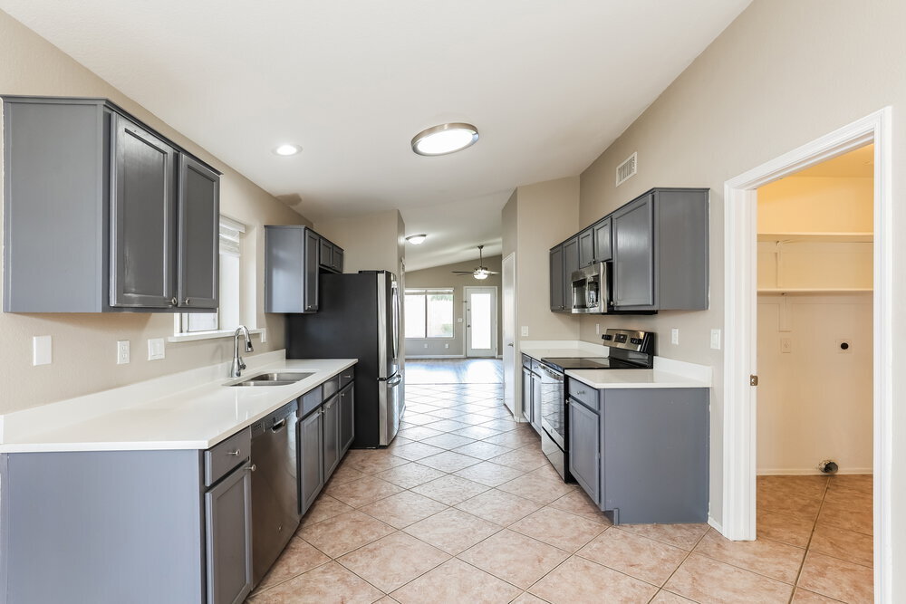 Building Photo - 2267 E Arabian Dr