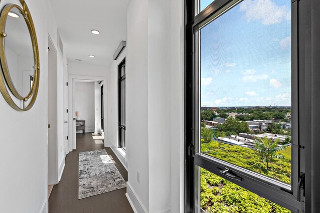 Building Photo - 1611 8th St NW