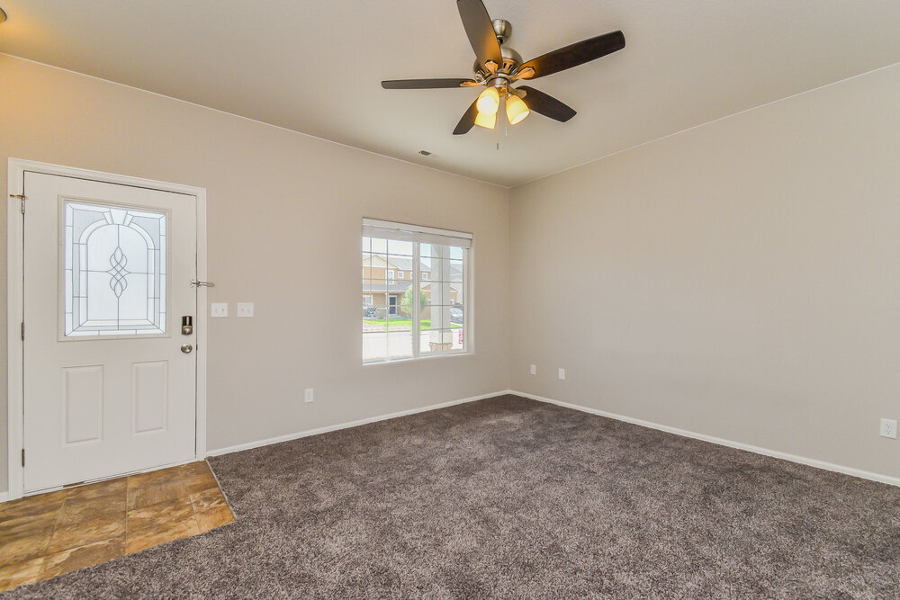 Building Photo - 9735 Desert Lily Cir
