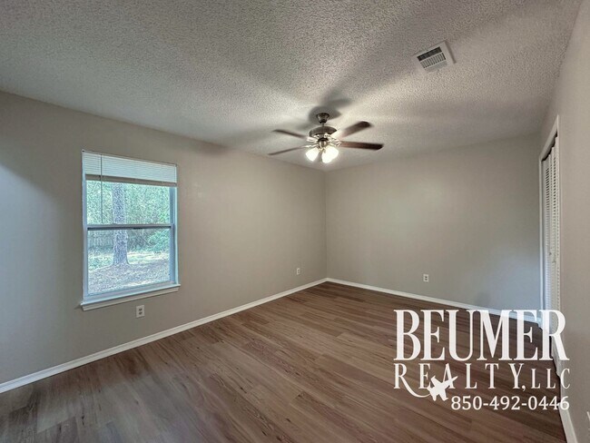 Building Photo - Updated Home Near I-10 and Scenic Hwy