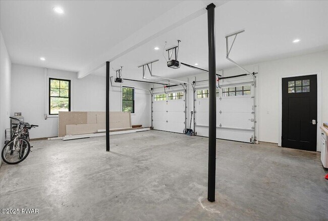 Building Photo - 159 Knapp Rd