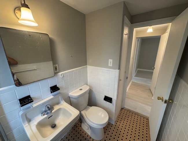 Building Photo - 414-416 E 222 ST