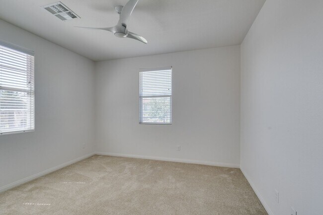 Building Photo - 12056 La Palmera Ave