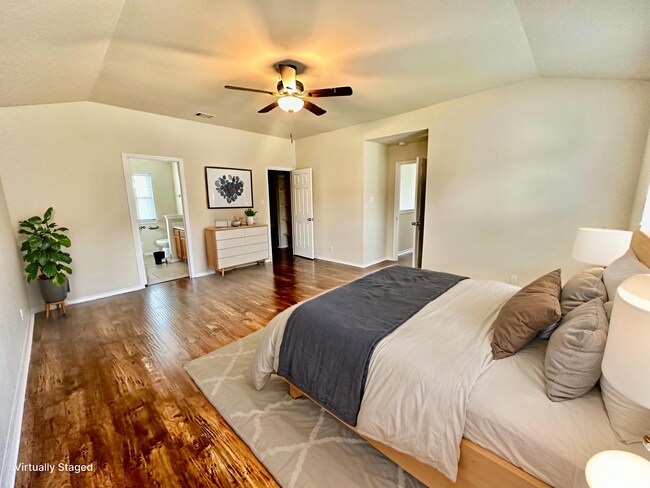 Building Photo - *Fantastic Home in Great Stone Oak Location*