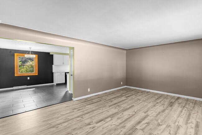 Building Photo - 3961 New Rd