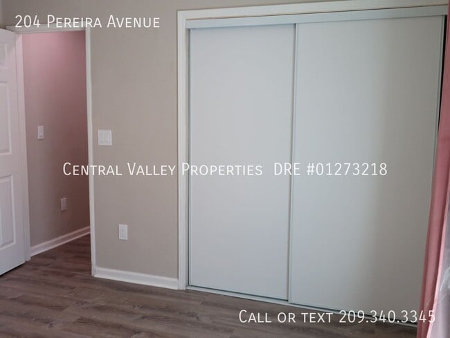 Building Photo - 204 Pereira Ave