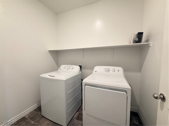 Building Photo - 2852 Amphion Ct