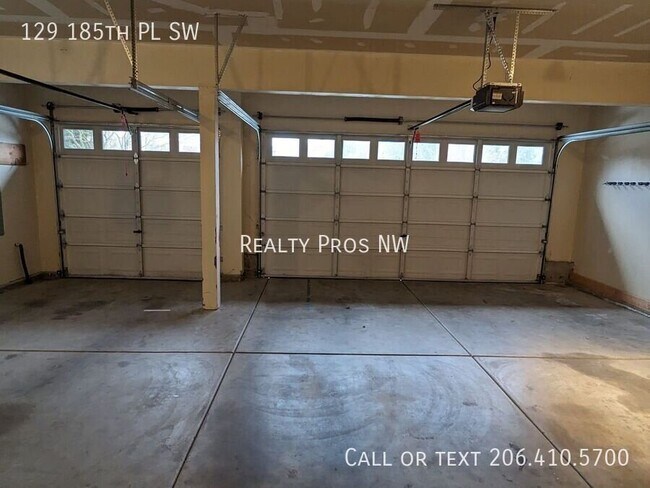Building Photo - 129 185th Pl SW