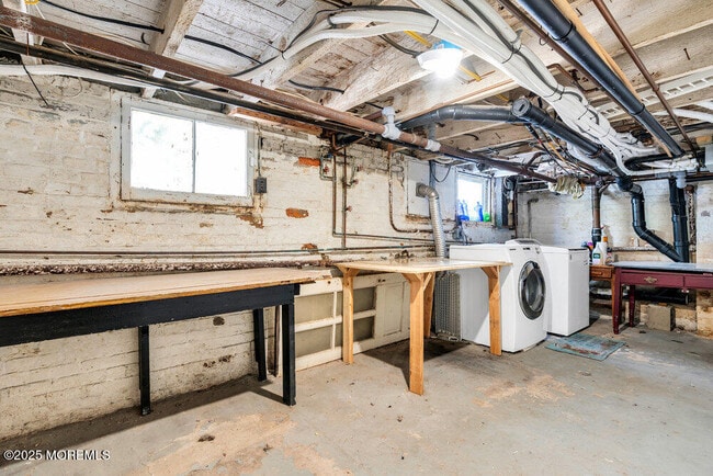 Building Photo - 31 Embury Ave