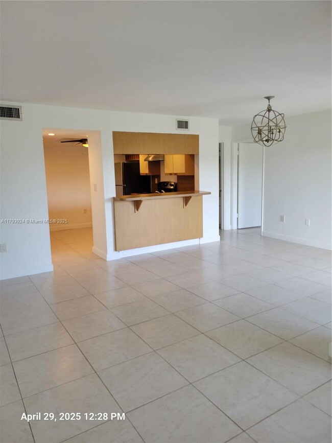Building Photo - 8860 SW 123rd Ct