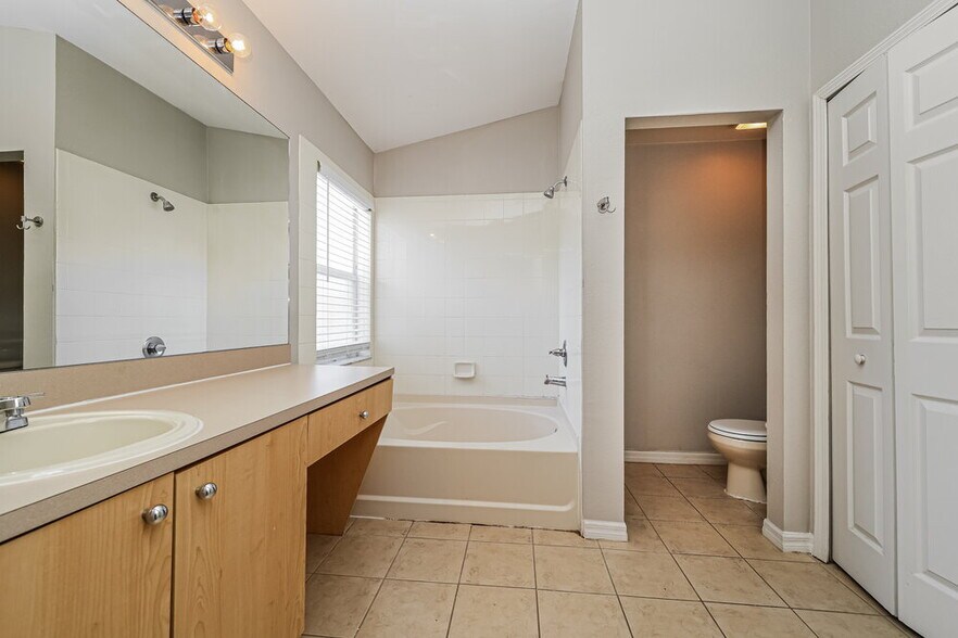 Building Photo - 11351 Coconut Island Dr