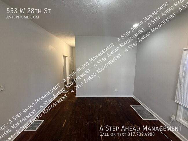 Building Photo - 553 W 28th St